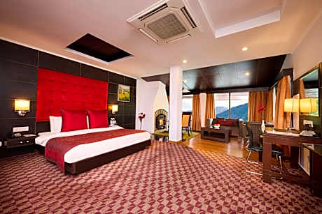 Deluxe Suite - 15% Discount on Beverage and 20% Discount on Laundry and Spa Services