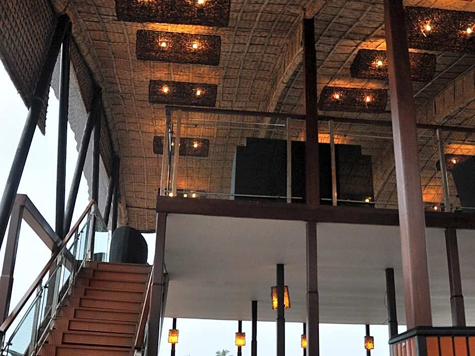 Aquatic Island by Poppys, Cochin