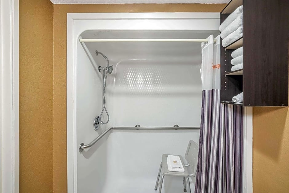 La Quinta Inn & Suites by Wyndham Hot Springs