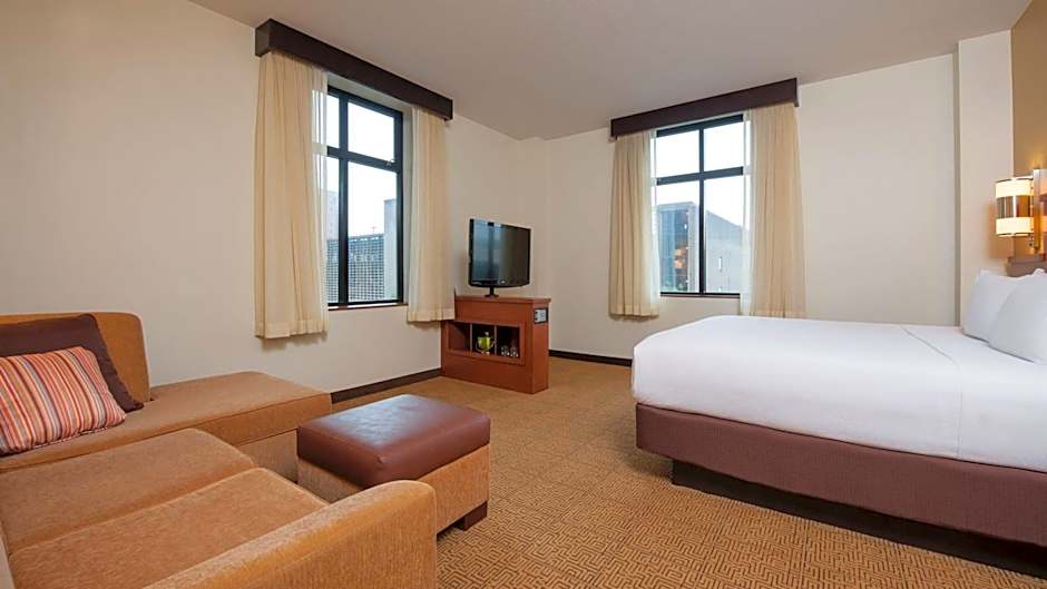 Hyatt Place Des Moines Downtown