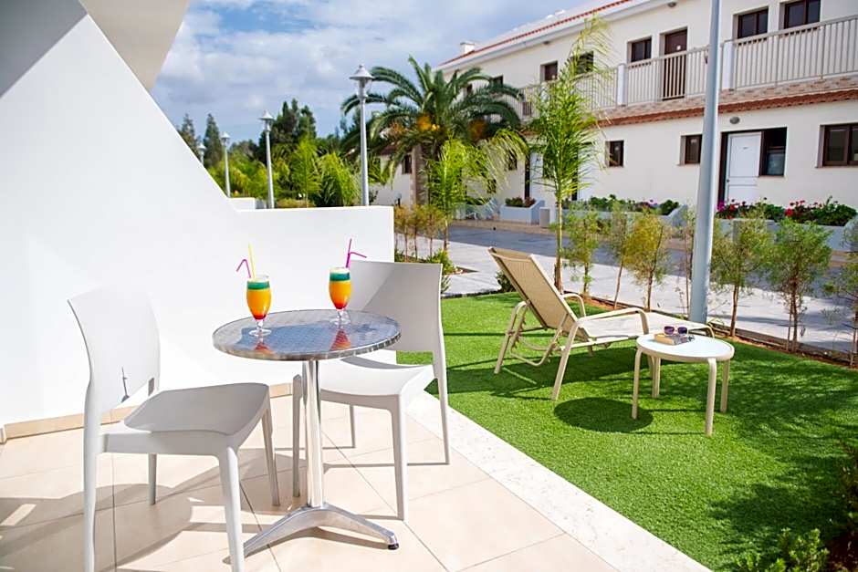 Loutsiana Deluxe Apts