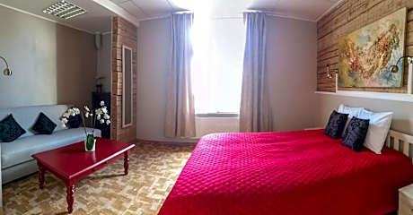 Queen Room with Shared Bathroom