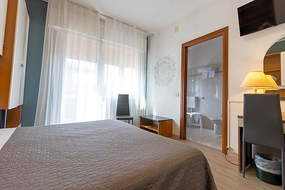 Hotel Crystal