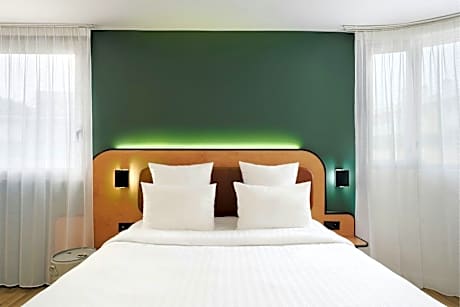 Moxyfied Family Sleeper, Guest room, 1 Queen, Sofa bed