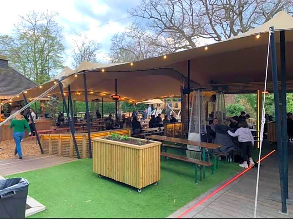 The Admiral Cunningham Hotel