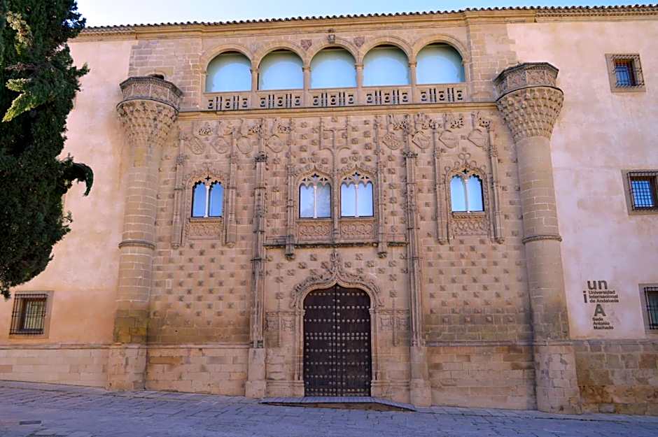 Hotel Baeza Monumental by eme hoteles