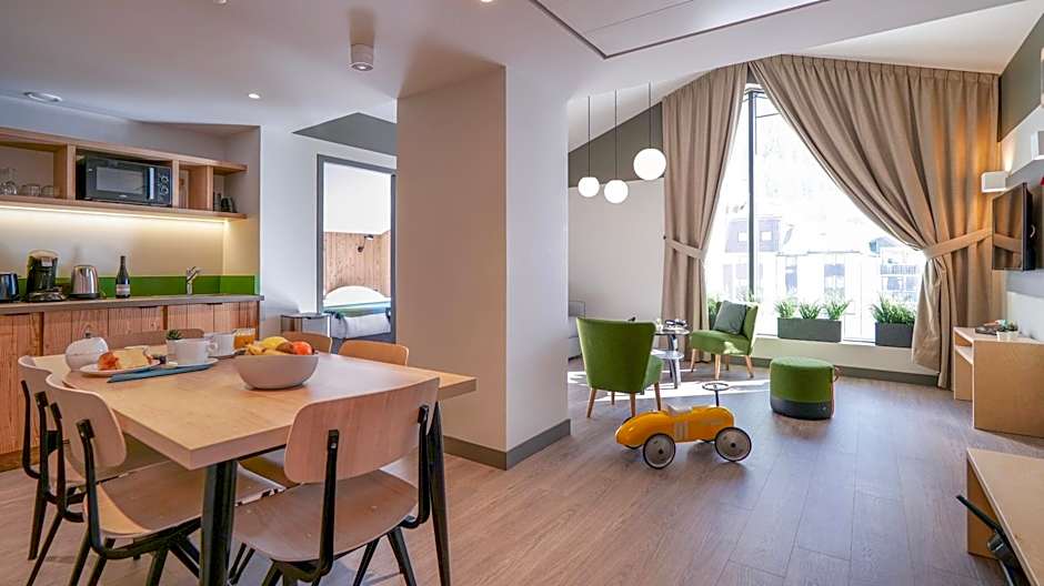 Plan B Hotel - Living Chamonix