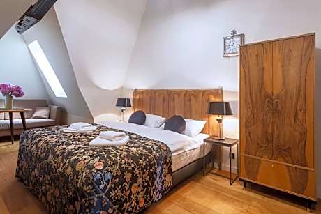 Studio Apartment with Kitchenette (2 Adults)
