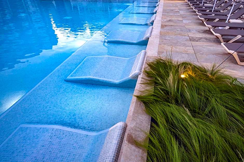 GHT Oasis Park & Spa