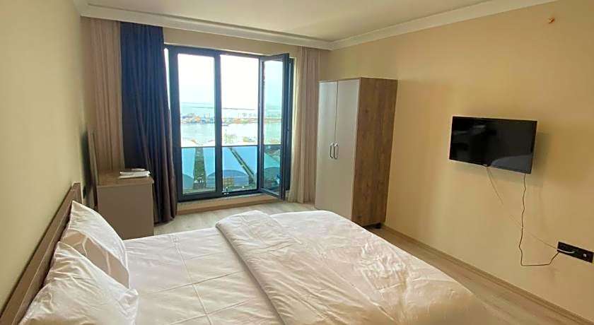 Rena Grand Residence & Suit