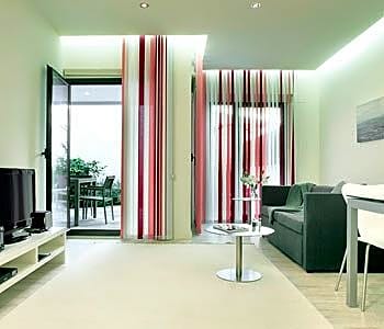 The Urban Suites.Com