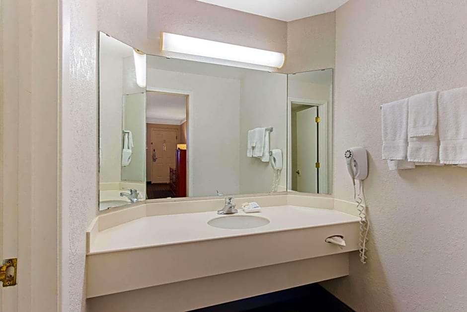 La Quinta Inn by Wyndham Santa Fe