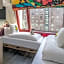 Staypineapple, An Artful Hotel, Midtown