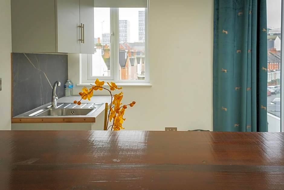 Luxurious London Studios