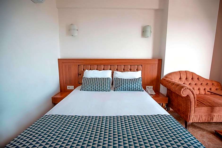 Kristal Beach Hotel