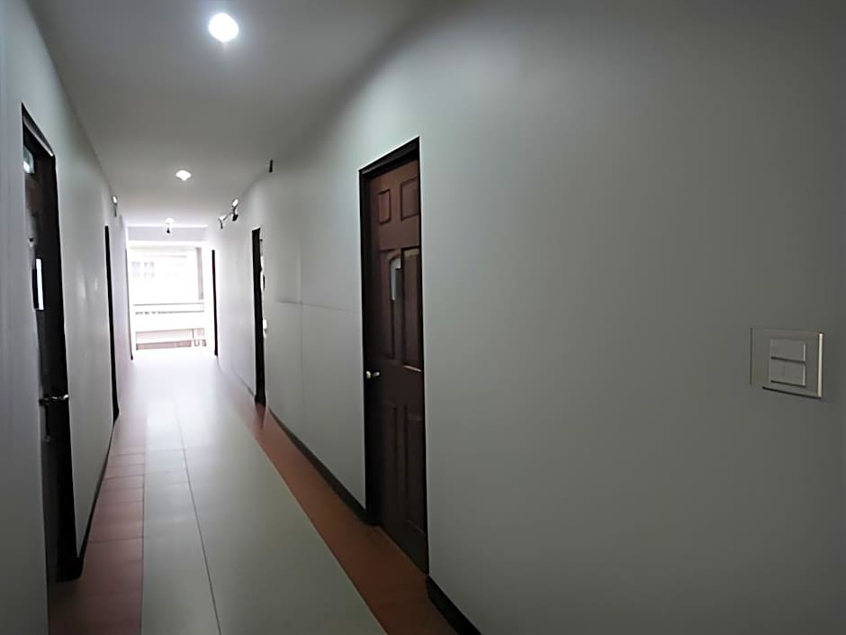 Bann Vor Sumongkol Services Apartment