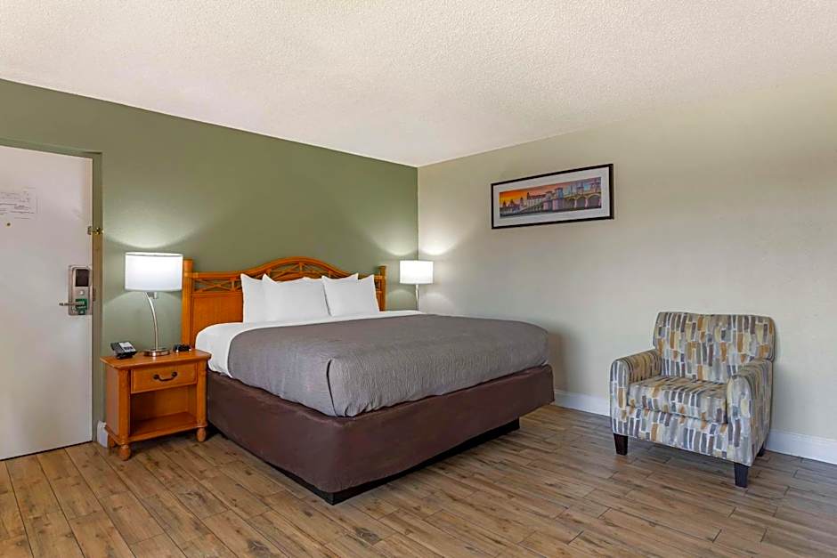 Quality Inn & Suites St Augustine Beach Area