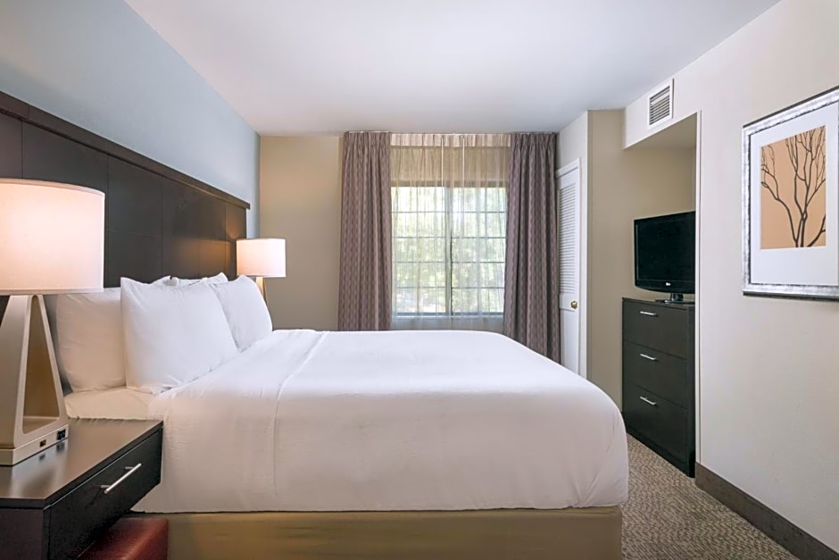 Staybridge Suites Chantilly Dulles Airport