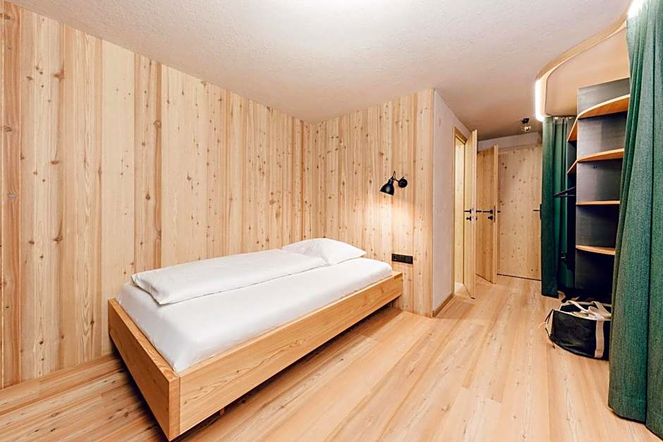Photo 1 of 15 of Single Room