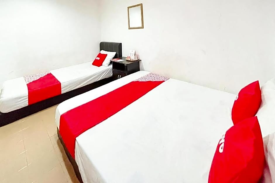 OYO 90324 Muar Station Hotel