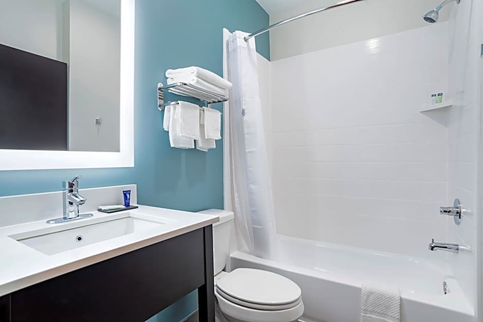 Sleep Inn & Suites