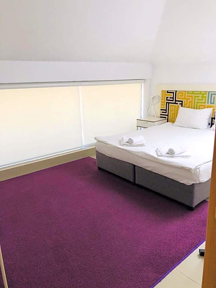 Executive Rooms and Suites Play