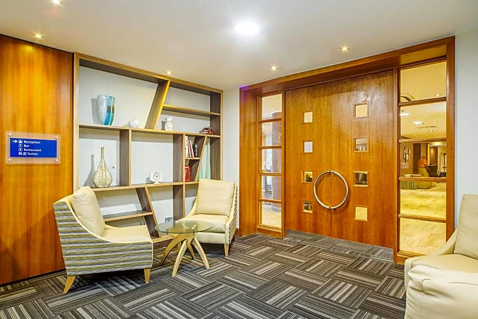 Holiday Inn High Wycombe M40 Jct.4 By IHG