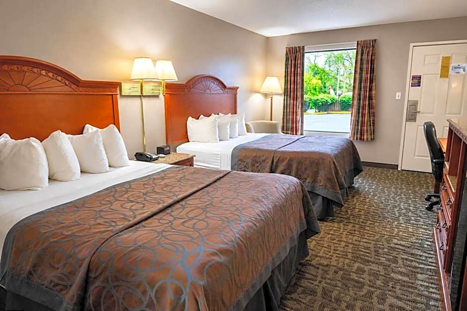 Days Inn by Wyndham Apple Valley Sevierville