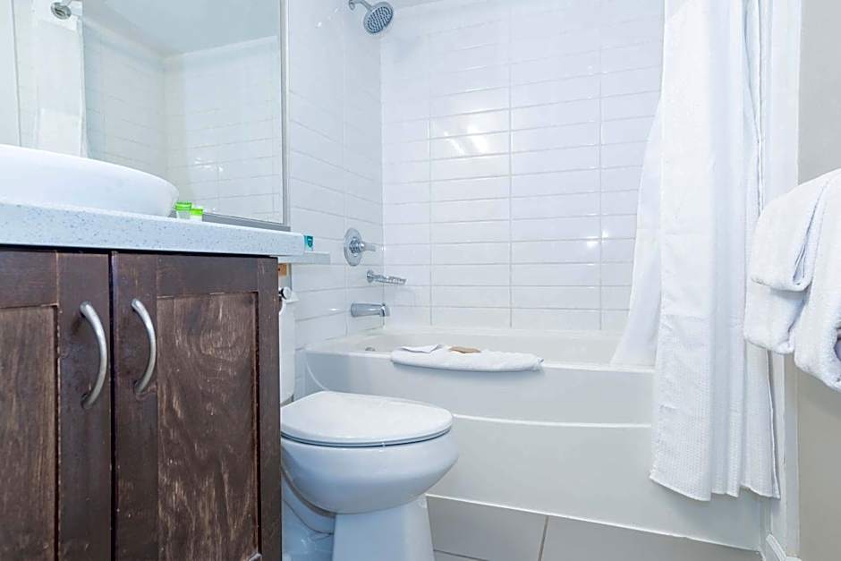 Sandman Hotel & Suites Kelowna