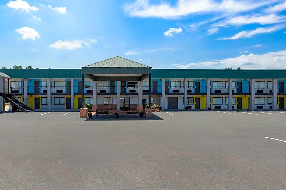 Days Inn by Wyndham Natchitoches