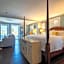 Elizabeth Pointe Lodge