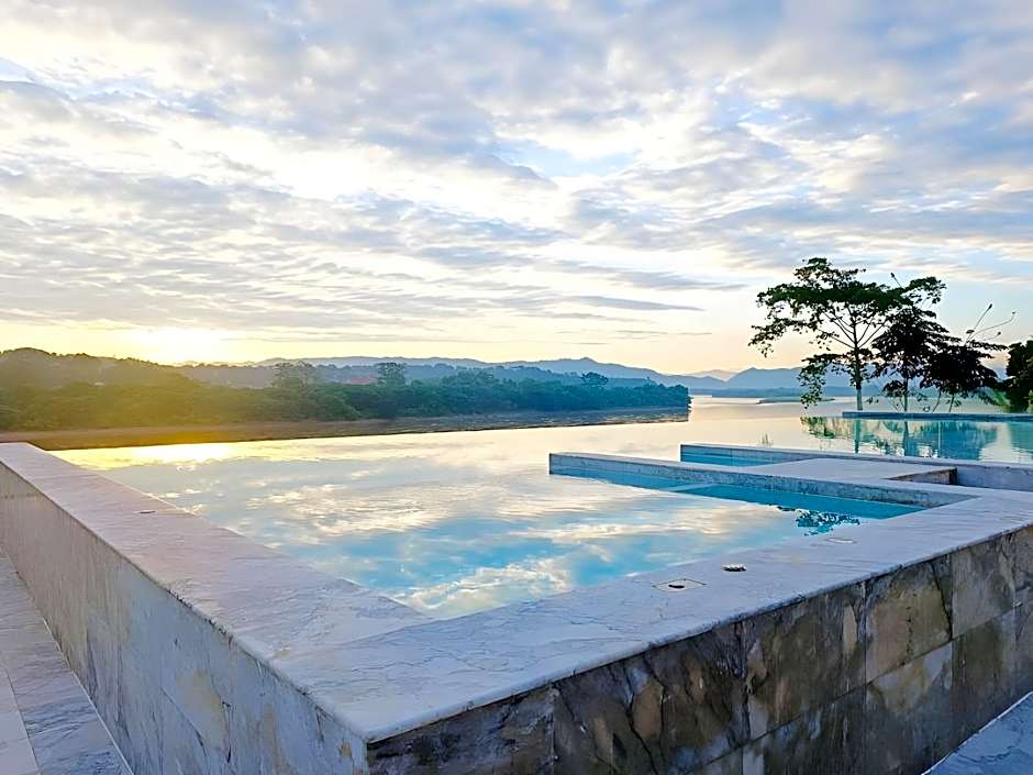 Chiangkhong Teak Garden Riverfront Onsen
