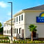 Days Inn & Suites by Wyndham Greater Tomball