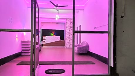 HOTEL THE APARNA RESIDENCY