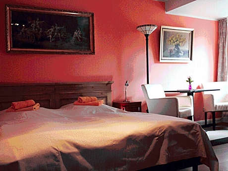 Standard Apartment (1-2 Adults)