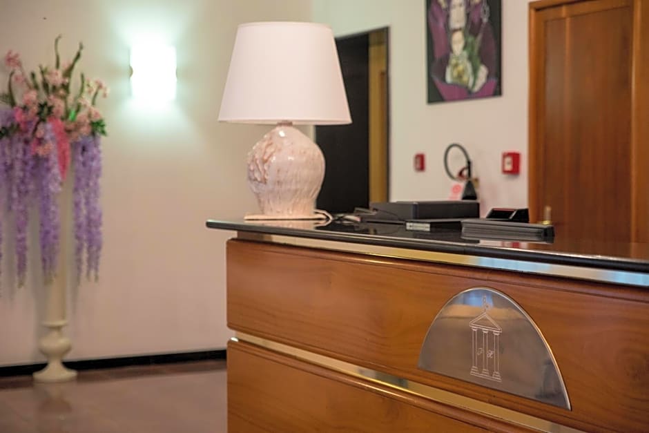 New Petit Hotel