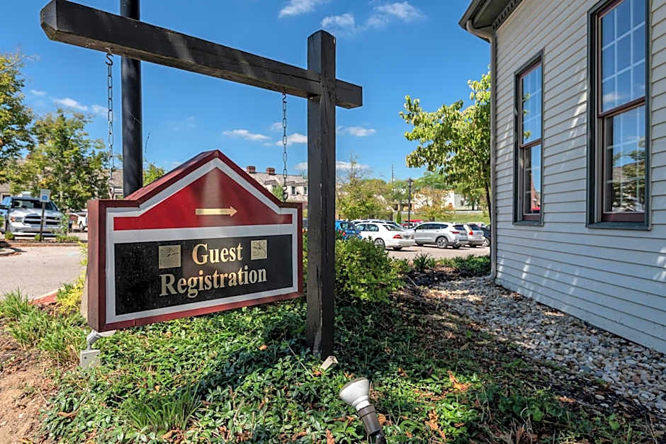 Century Suites Hotel