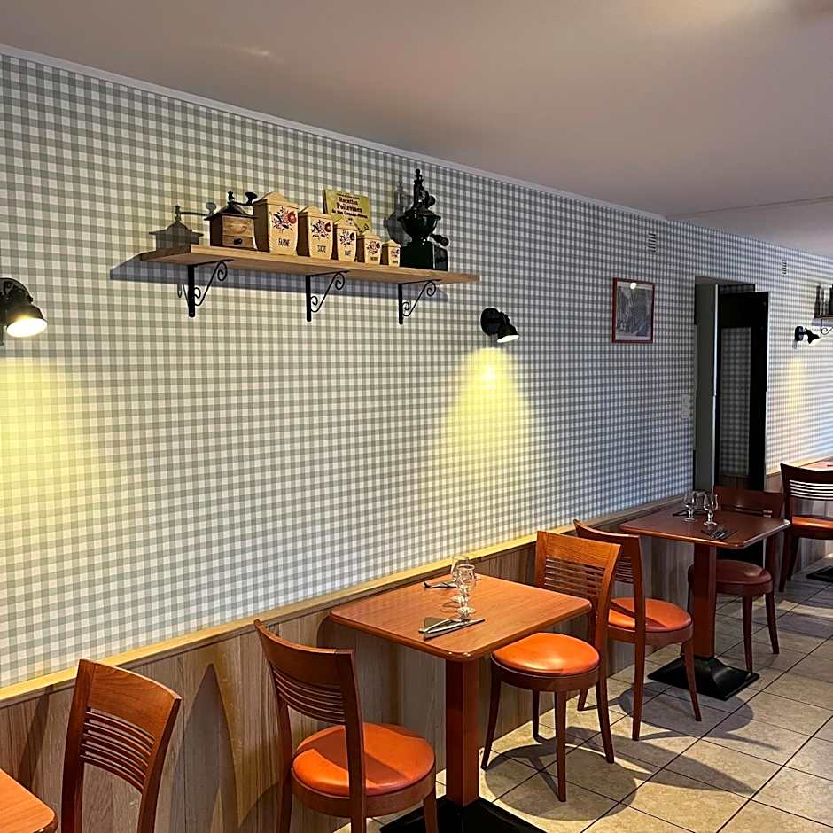 Logis Le Cheval Blanc et Le Clovis