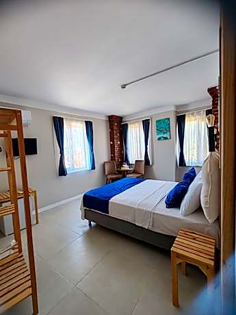 Deluxe Room for 3 People