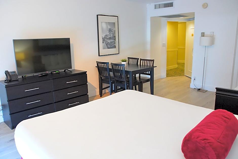Photo 1 of 26 of Studio Ocean View Queen Bed
