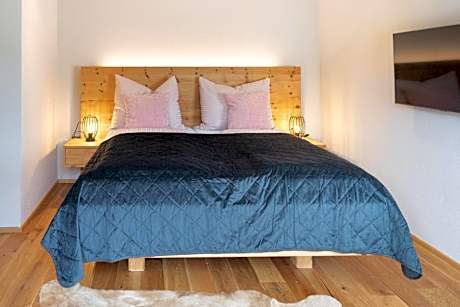 Apartment with Shower