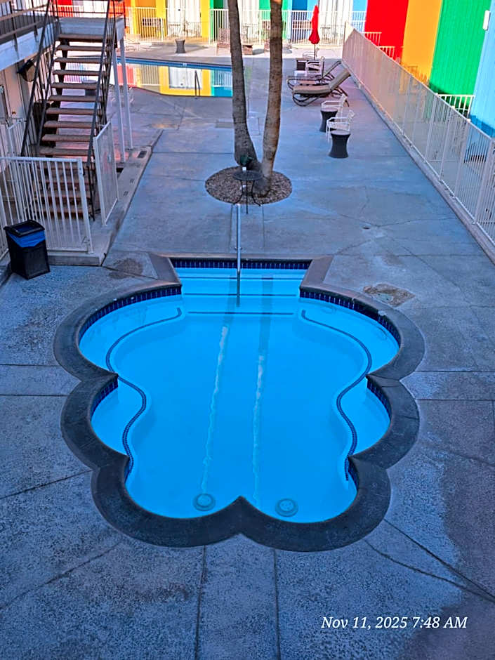 Delos Reyes Palm Springs