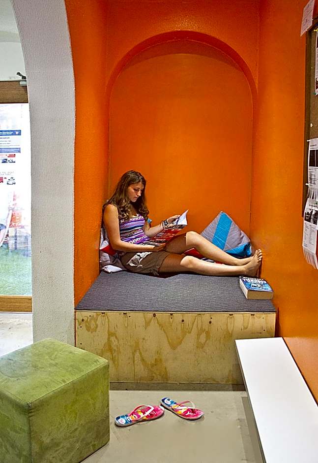 Adelaide Travellers Inn Backpackers Hostel