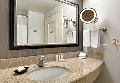 Room, 2 Queen Beds (Hearing Accessible)
