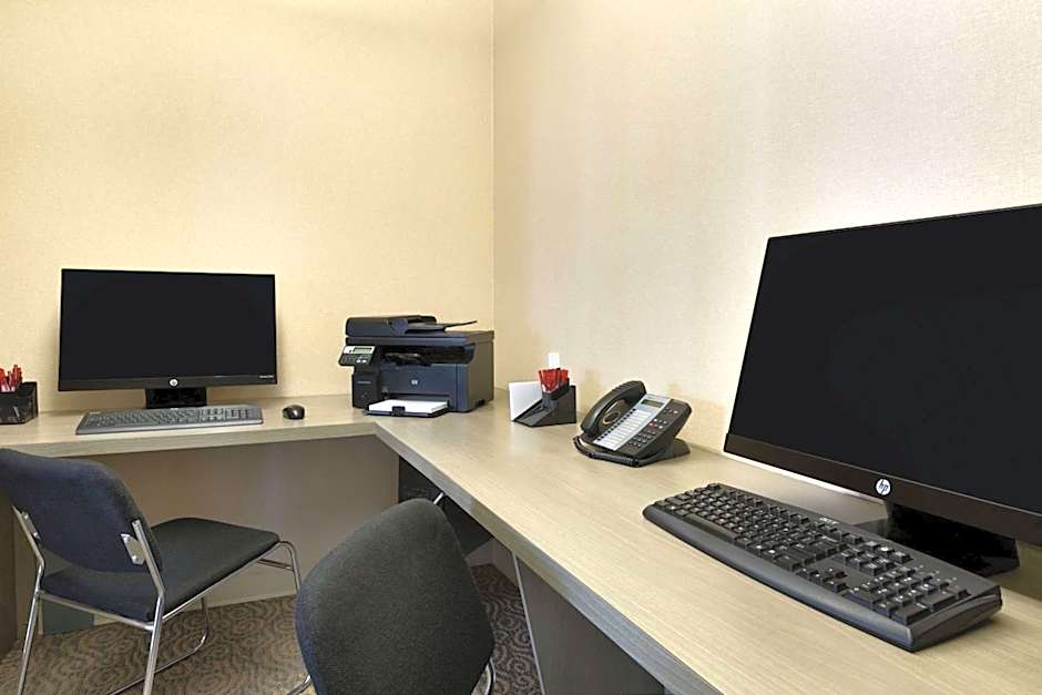 Ramada by Wyndham Nanaimo