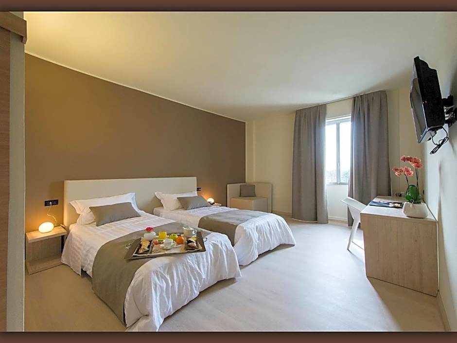 Helios Hotel & Restaurant