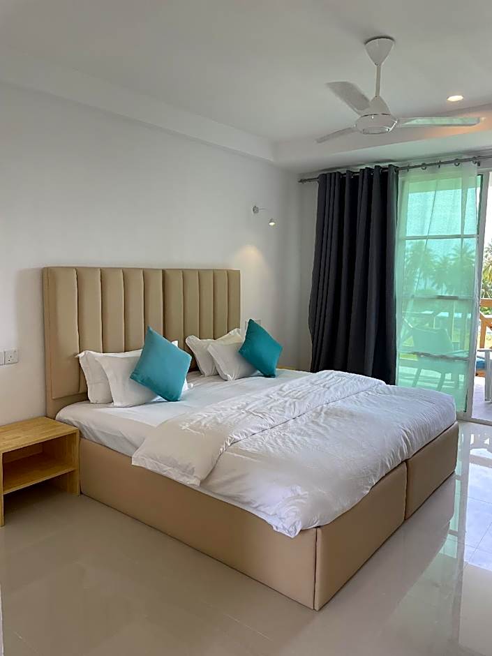 Sunrise by White sand dhigurah 