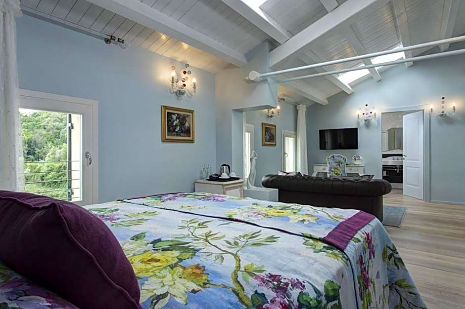 Photo 1 of 6 of Suite