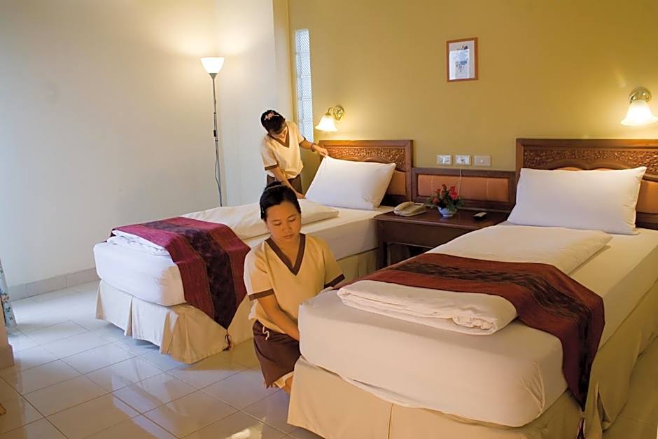 Photo 1 of 14 of Economy Twin Room