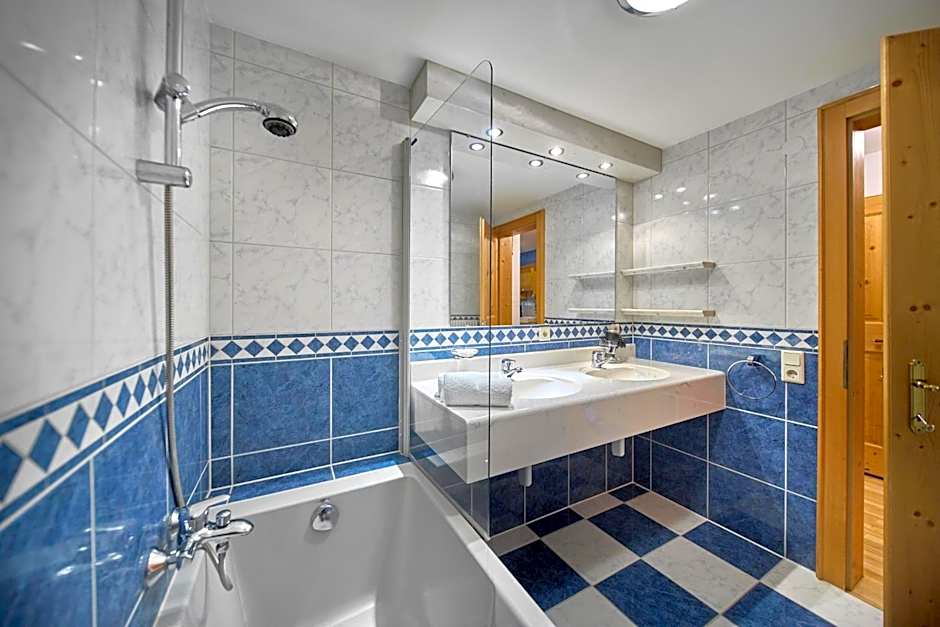 Alt Montafon Hotel Appartements by Pferd auf Wolke